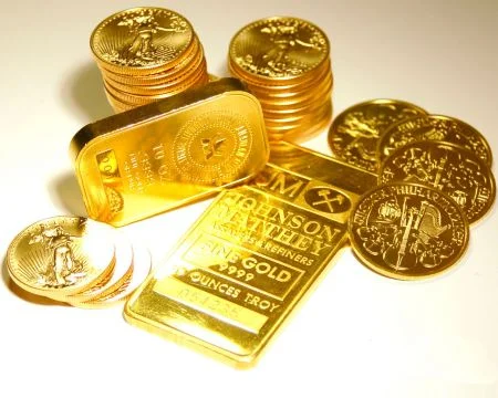 عقب‌نشینی قیمت طلا از سقف 2 هفته‌ای / تقویت دلار، مانع رشد طلا شد / پیش‌بینی جی‌پی مورگان چیست؟