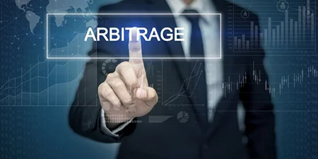 تجارت آربیتراژ کریپتو: چگونه سودهای کم خطر به دست آوریم